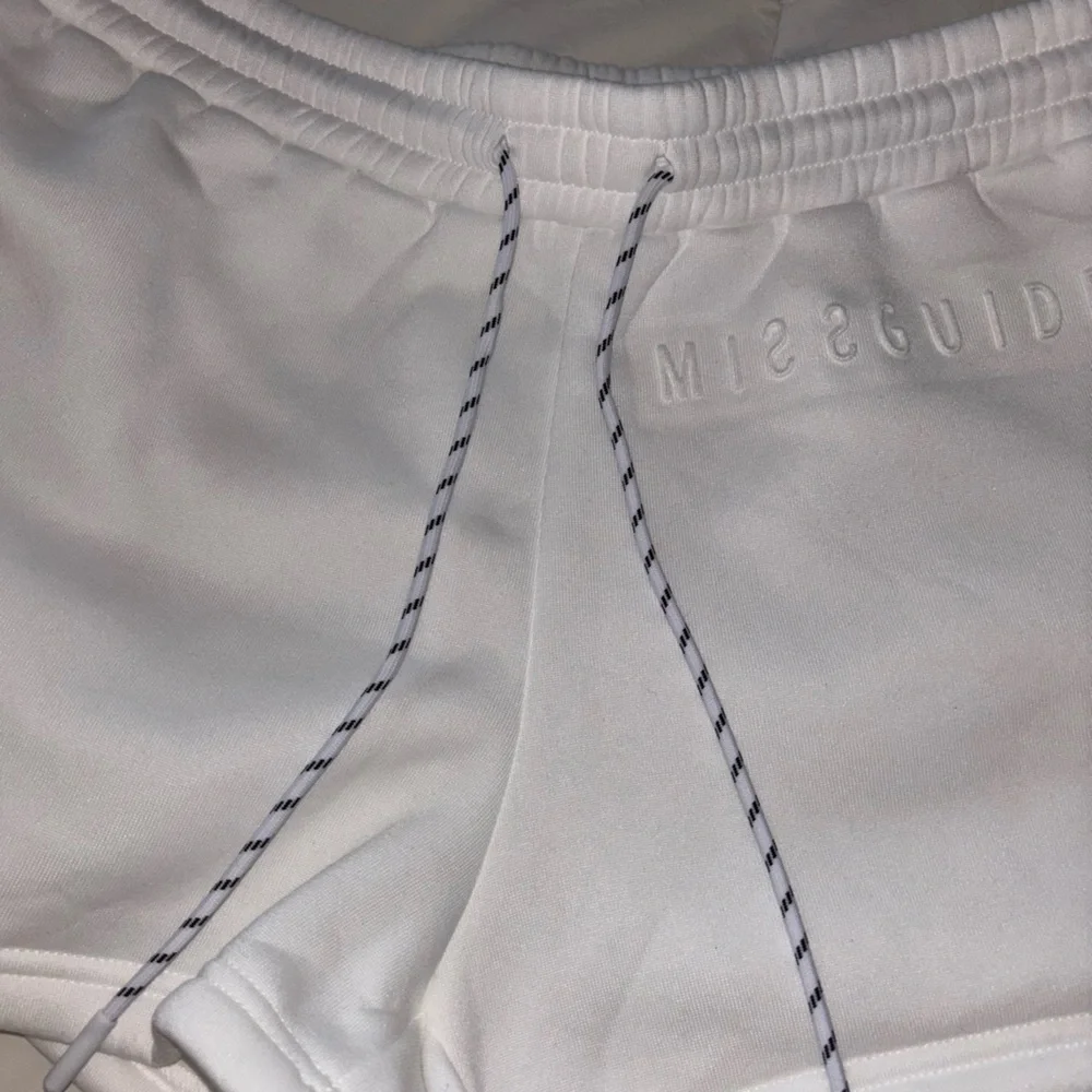 3/$40❗️Missguided White Women's Shorts - Picture 7 of 13
